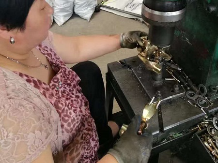 加工設(shè)備
